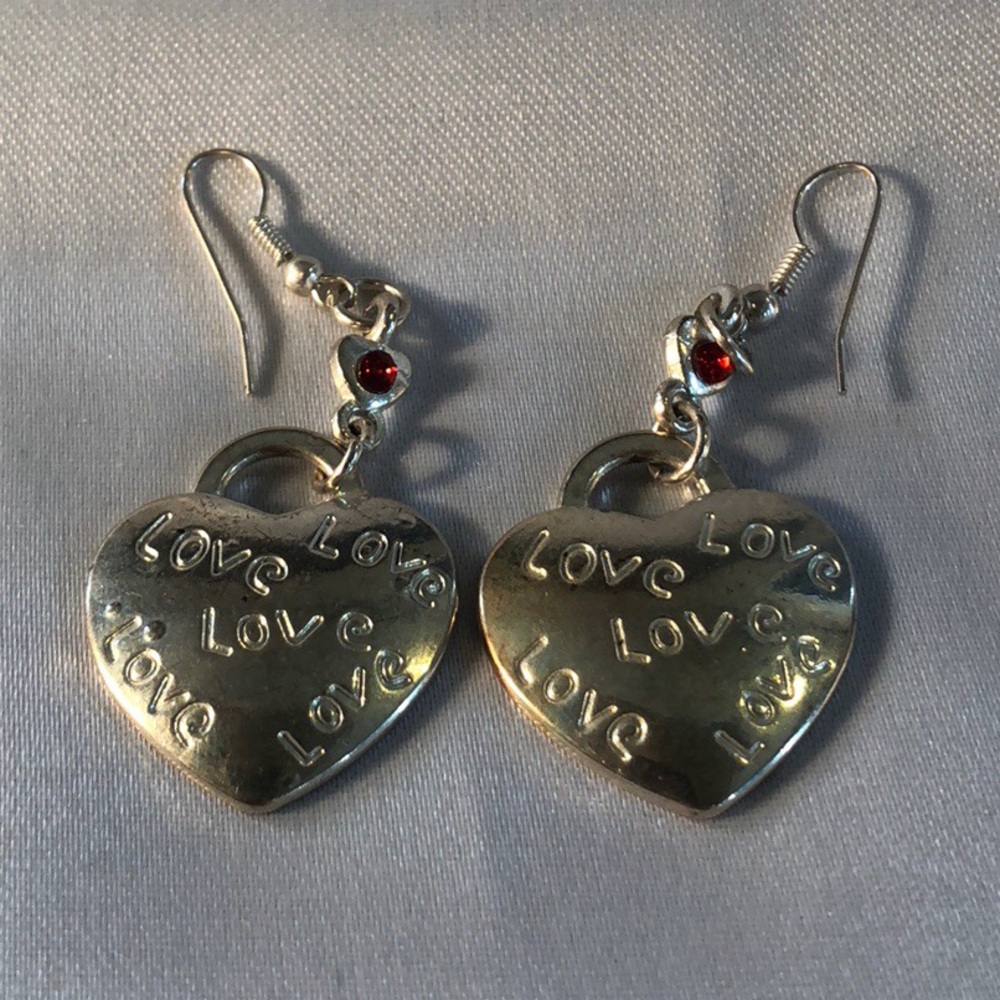 ✅ Love Heart Dangle Earrings Silver